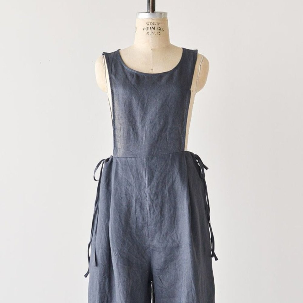 Women’s Sleeveless Linen Jumpsuit in Charcoal